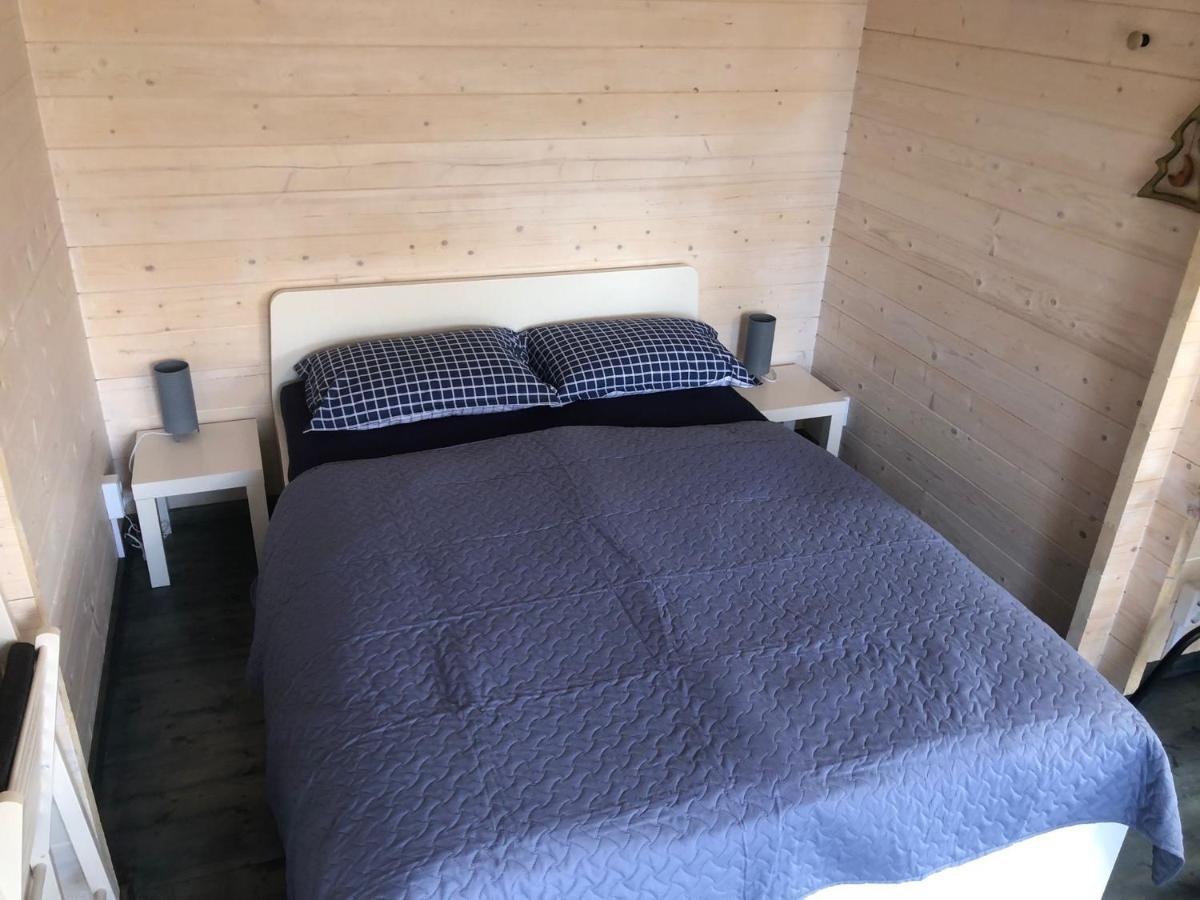 Womocamp Holzhuette 1 Hotell Saulkrasti Exteriör bild