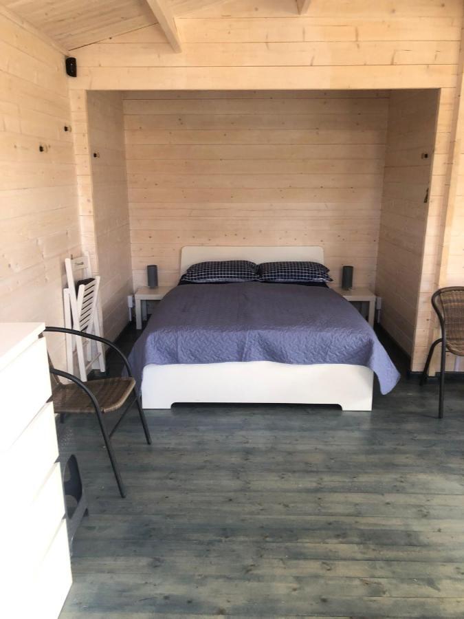Womocamp Holzhuette 1 Hotell Saulkrasti Exteriör bild